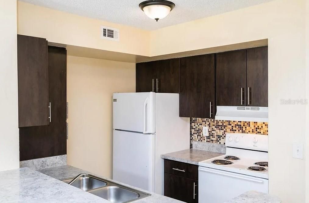 待售: $2,300,000 (20 贝兹, 0 浴室, 10652 平方英尺)