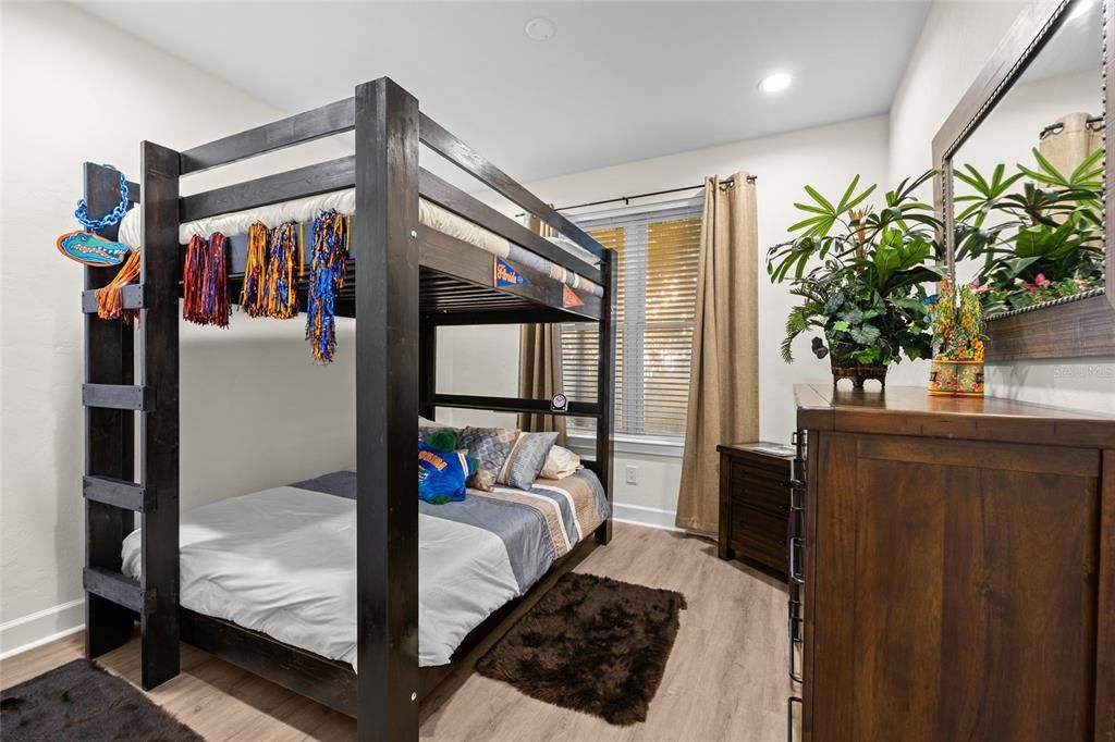 На продажу: $415,000 (2 спален, 2 ванн, 1614 Квадратных фут)