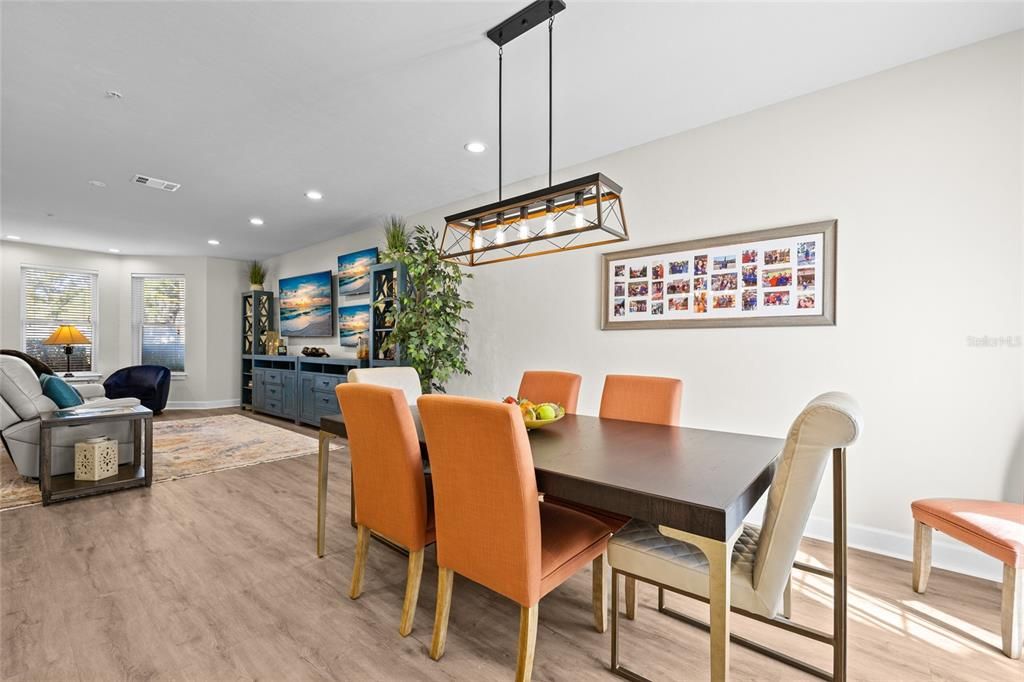 На продажу: $415,000 (2 спален, 2 ванн, 1614 Квадратных фут)