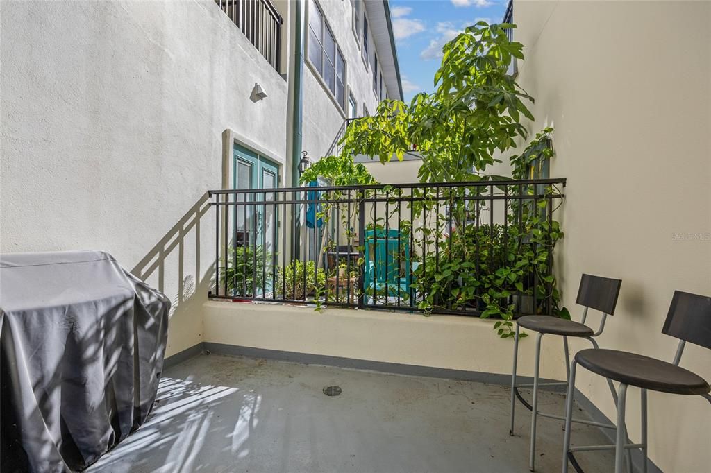 На продажу: $415,000 (2 спален, 2 ванн, 1614 Квадратных фут)