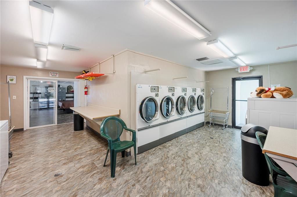 На продажу: $174,900 (2 спален, 2 ванн, 960 Квадратных фут)