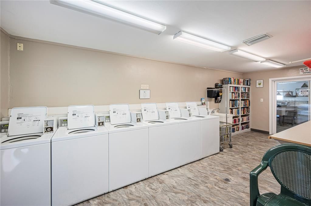 На продажу: $174,900 (2 спален, 2 ванн, 960 Квадратных фут)