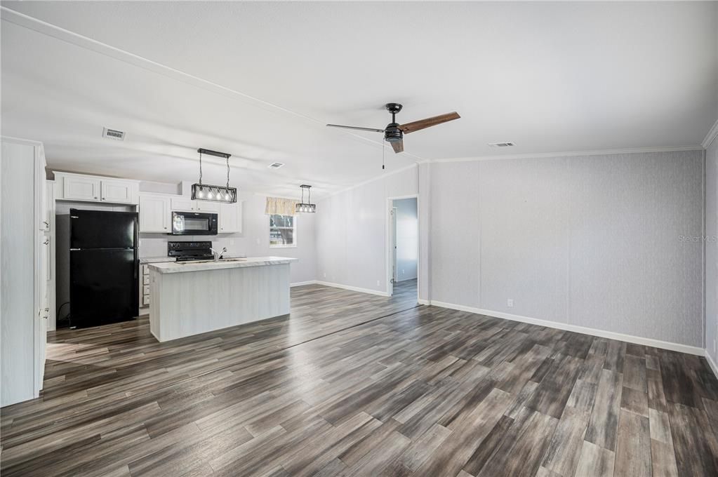 На продажу: $174,900 (2 спален, 2 ванн, 960 Квадратных фут)