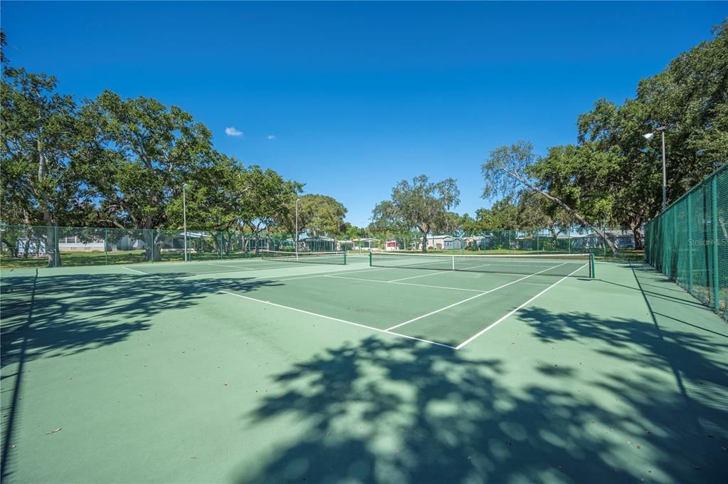 На продажу: $174,900 (2 спален, 2 ванн, 960 Квадратных фут)