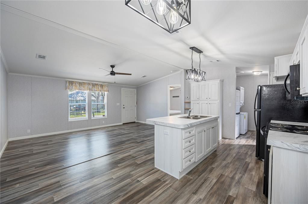 На продажу: $174,900 (2 спален, 2 ванн, 960 Квадратных фут)