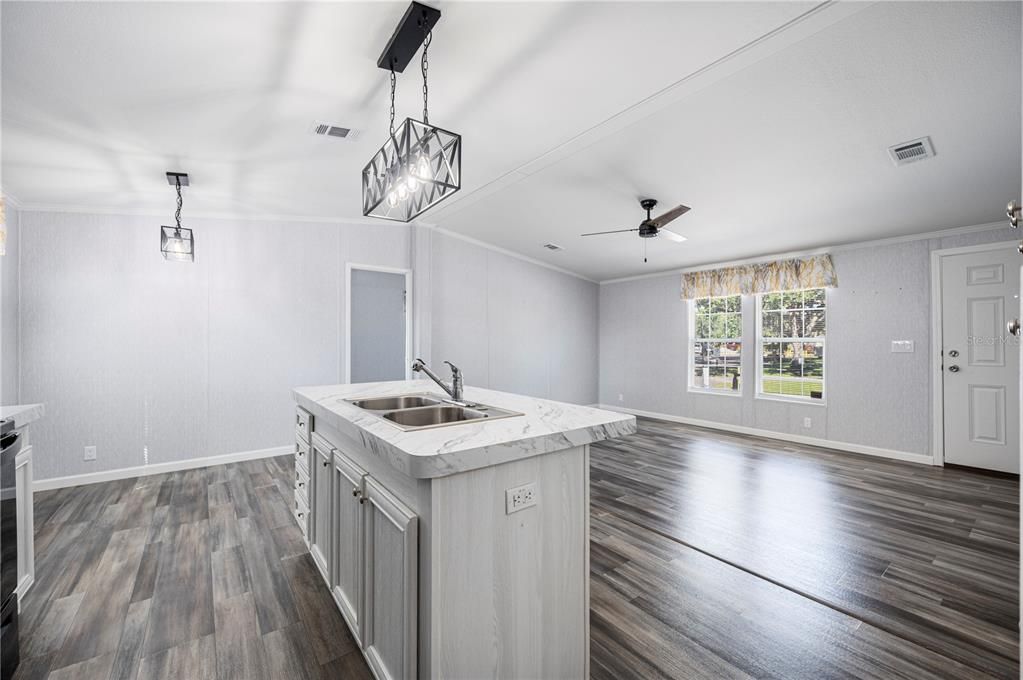 На продажу: $174,900 (2 спален, 2 ванн, 960 Квадратных фут)