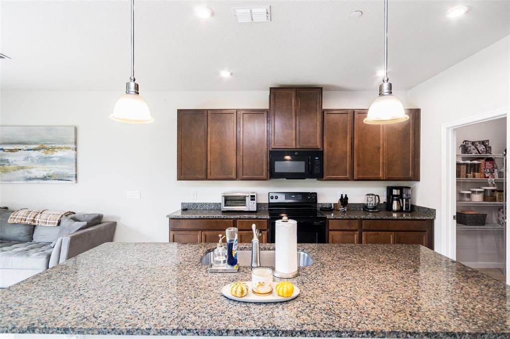 待售: $385,000 (3 贝兹, 2 浴室, 1892 平方英尺)