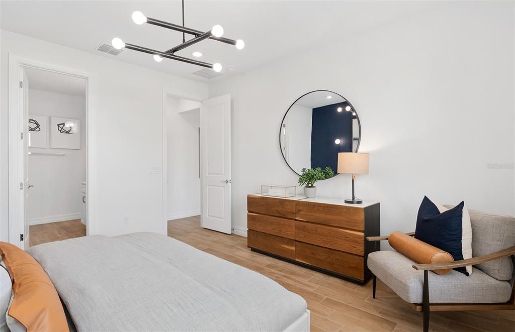 合同活跃: $433,790 (4 贝兹, 2 浴室, 1850 平方英尺)