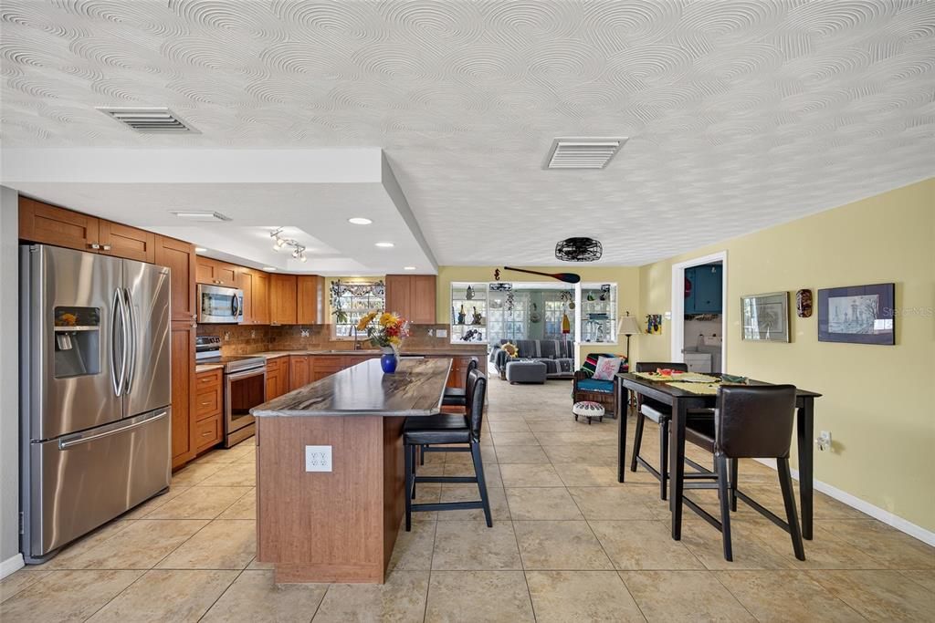 待售: $339,000 (2 贝兹, 2 浴室, 1412 平方英尺)