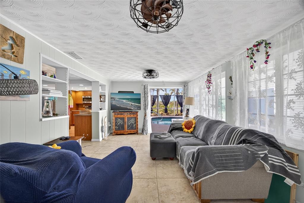 待售: $339,000 (2 贝兹, 2 浴室, 1412 平方英尺)