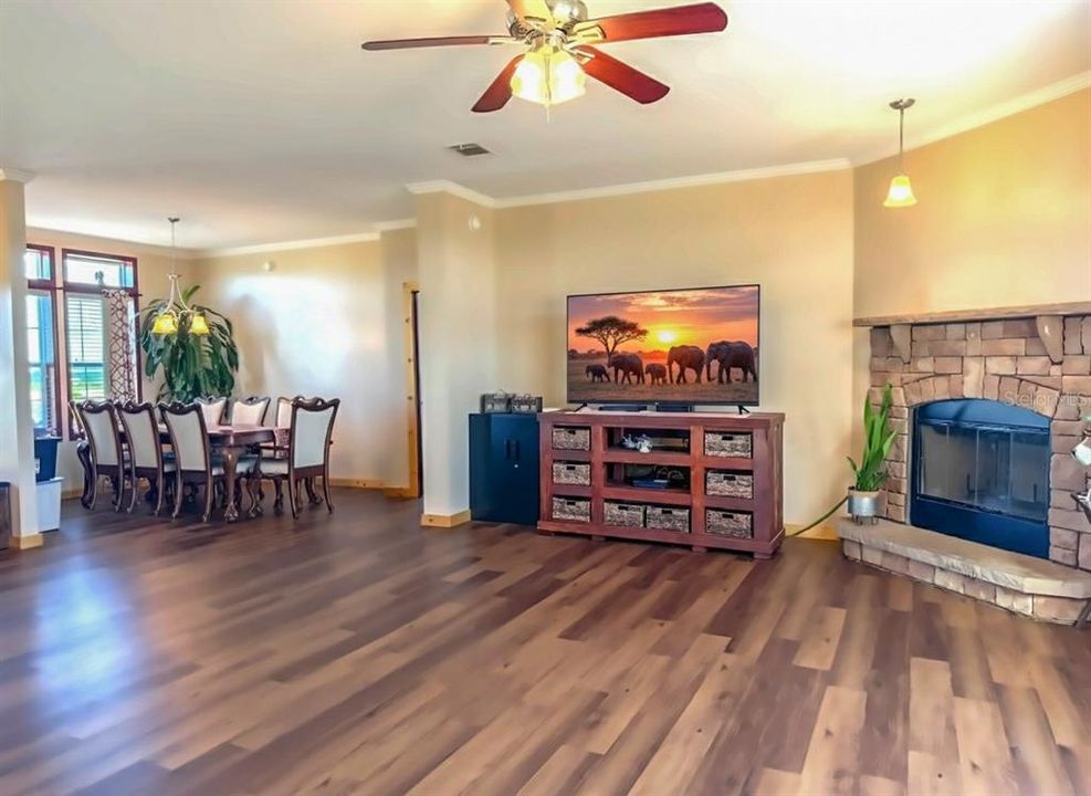 На продажу: $454,000 (3 спален, 2 ванн, 2108 Квадратных фут)