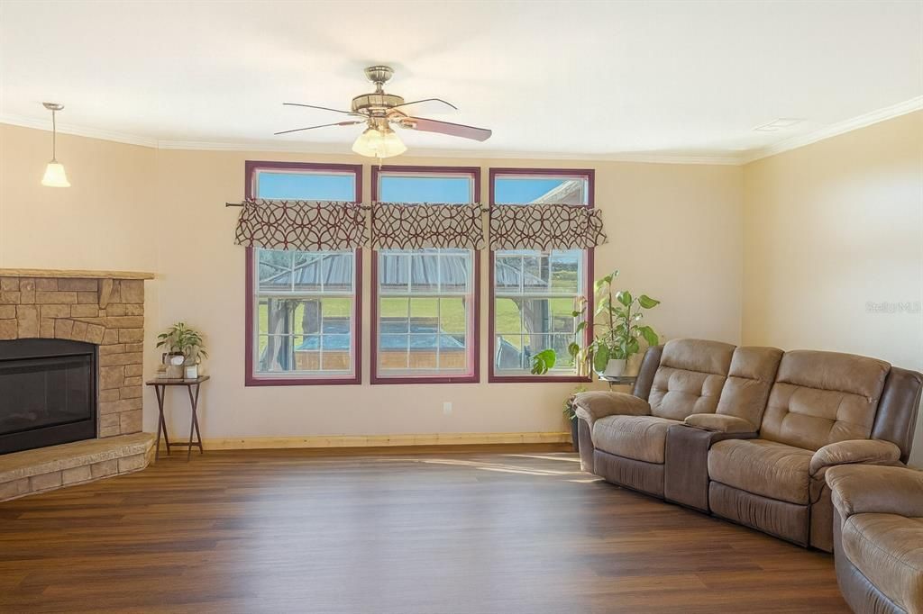 На продажу: $454,000 (3 спален, 2 ванн, 2108 Квадратных фут)