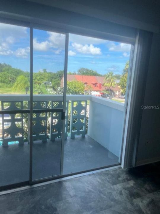 For Rent: $1,400 (1 beds, 1 baths, 680 Square Feet)