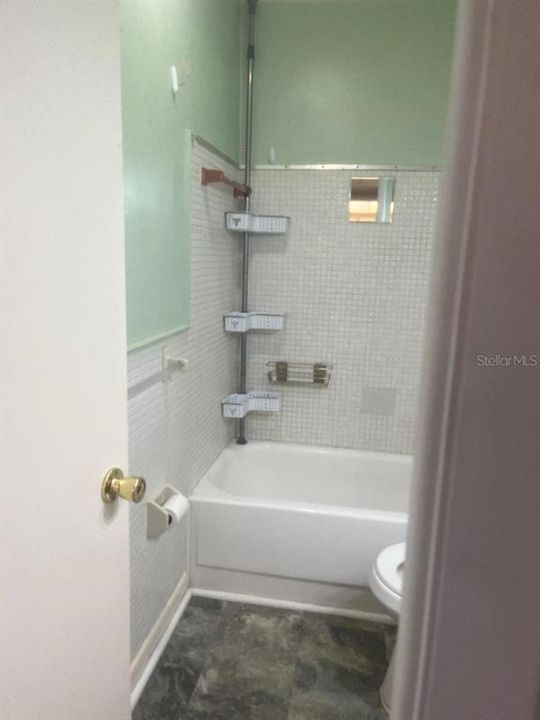 For Rent: $1,400 (1 beds, 1 baths, 680 Square Feet)