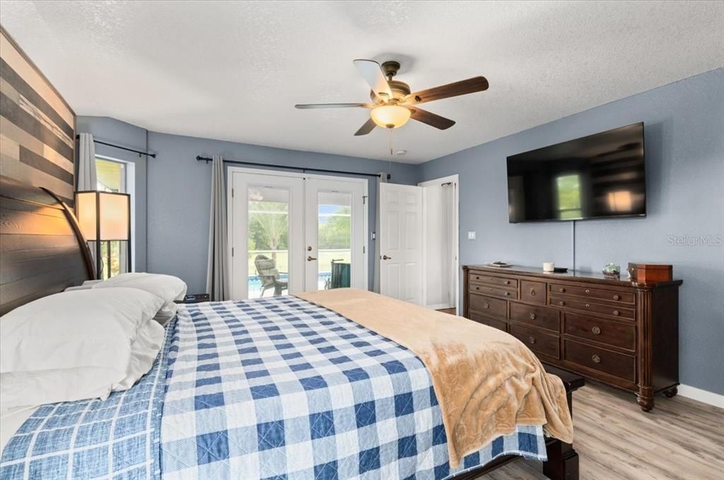 合同活跃: $489,000 (3 贝兹, 2 浴室, 2066 平方英尺)