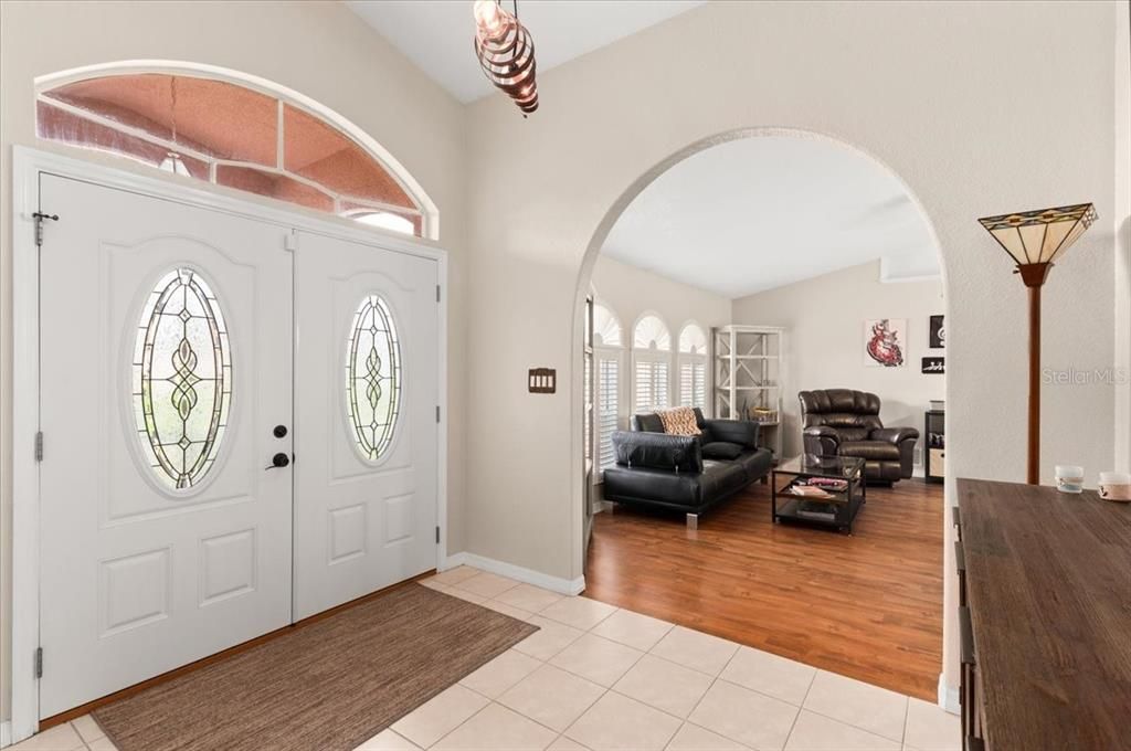 合同活跃: $489,000 (3 贝兹, 2 浴室, 2066 平方英尺)