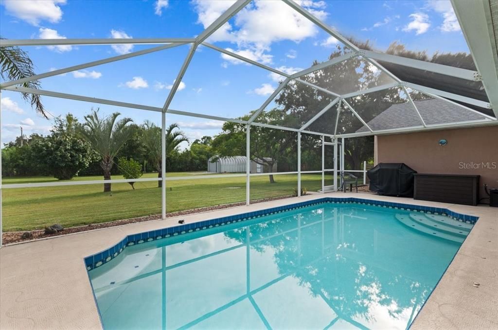 合同活跃: $489,000 (3 贝兹, 2 浴室, 2066 平方英尺)