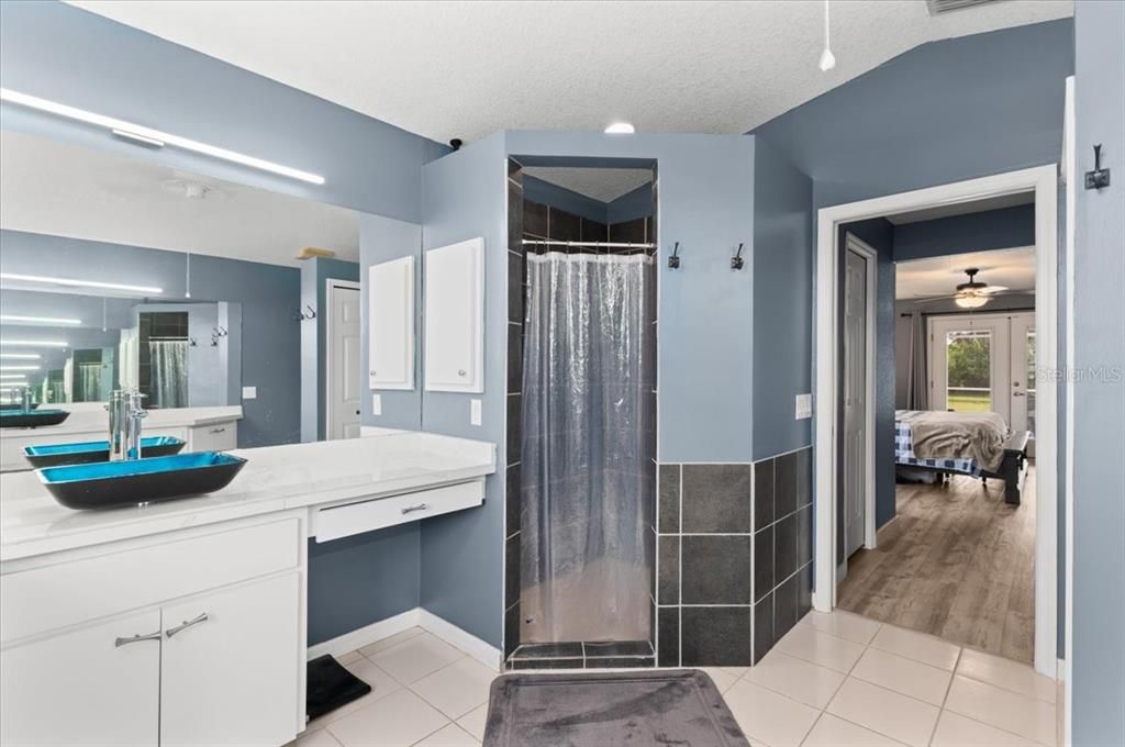 合同活跃: $489,000 (3 贝兹, 2 浴室, 2066 平方英尺)