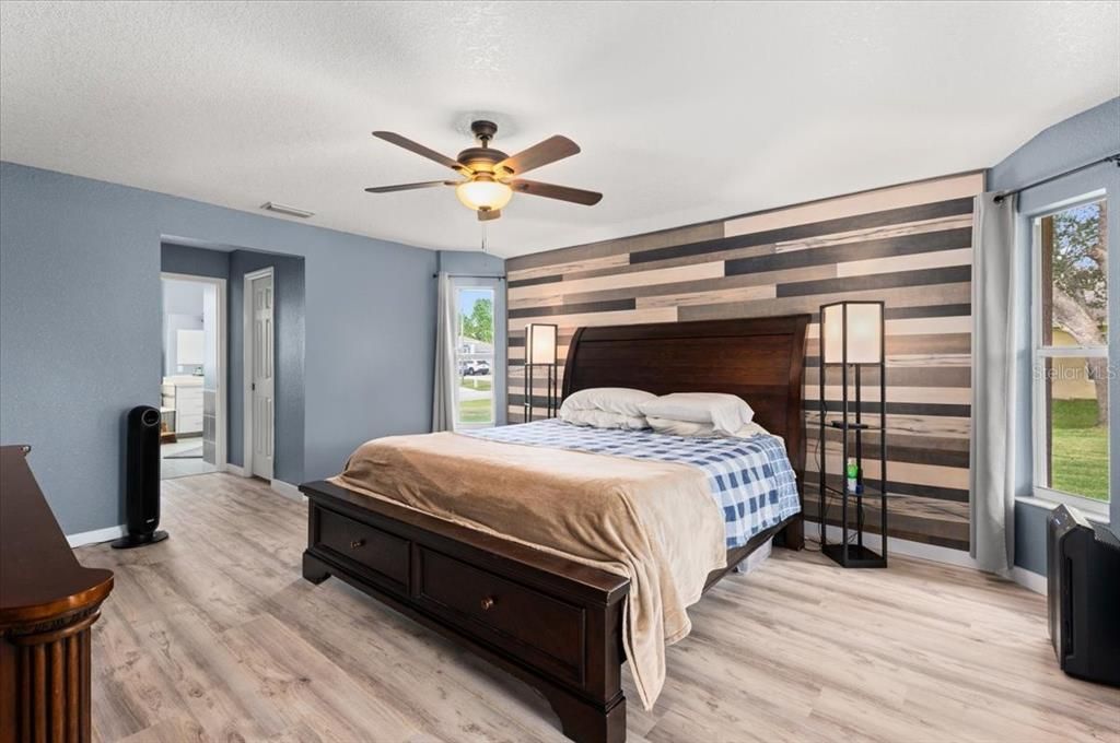 合同活跃: $489,000 (3 贝兹, 2 浴室, 2066 平方英尺)