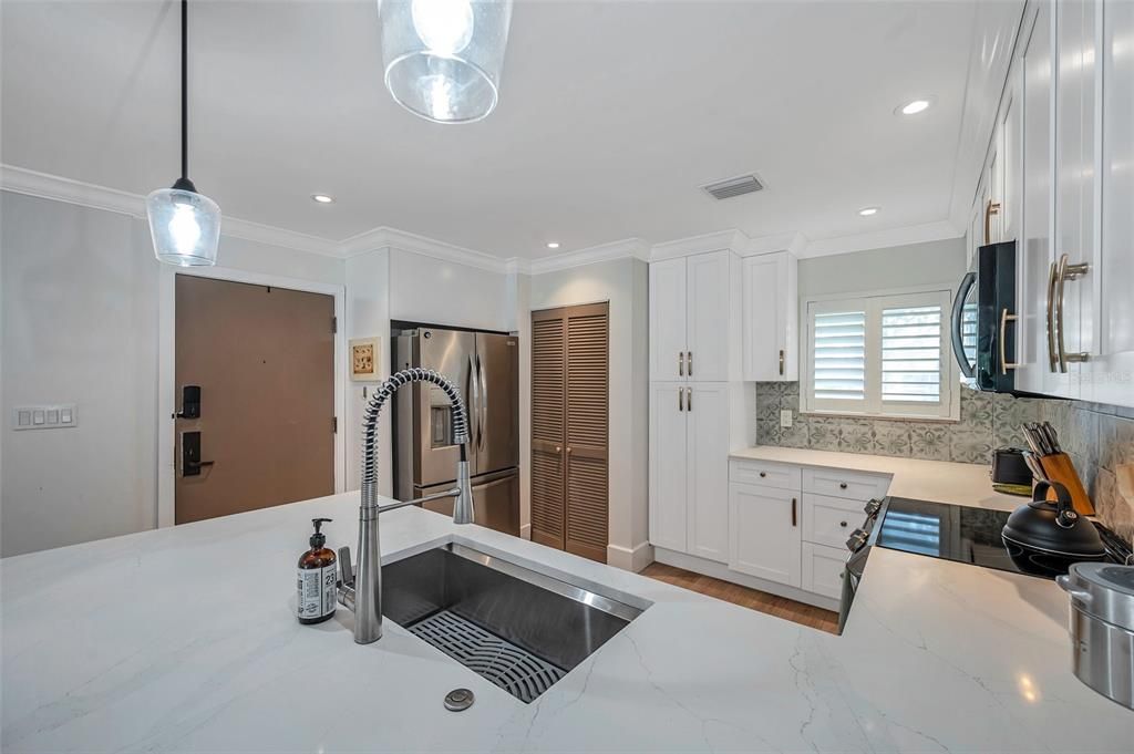 En Venta: $290,000 (2 camas, 2 baños, 1096 Pies cuadrados)