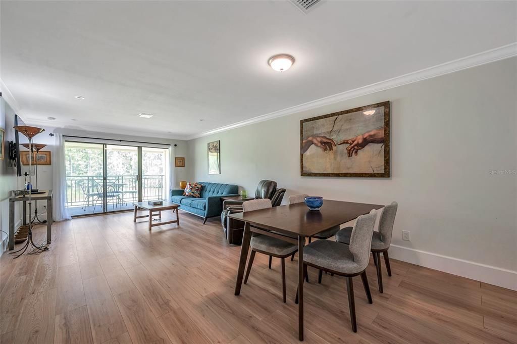 En Venta: $290,000 (2 camas, 2 baños, 1096 Pies cuadrados)