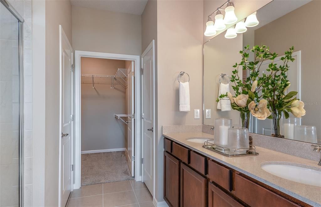 For Sale: $362,470 (2 beds, 2 baths, 1405 Square Feet)