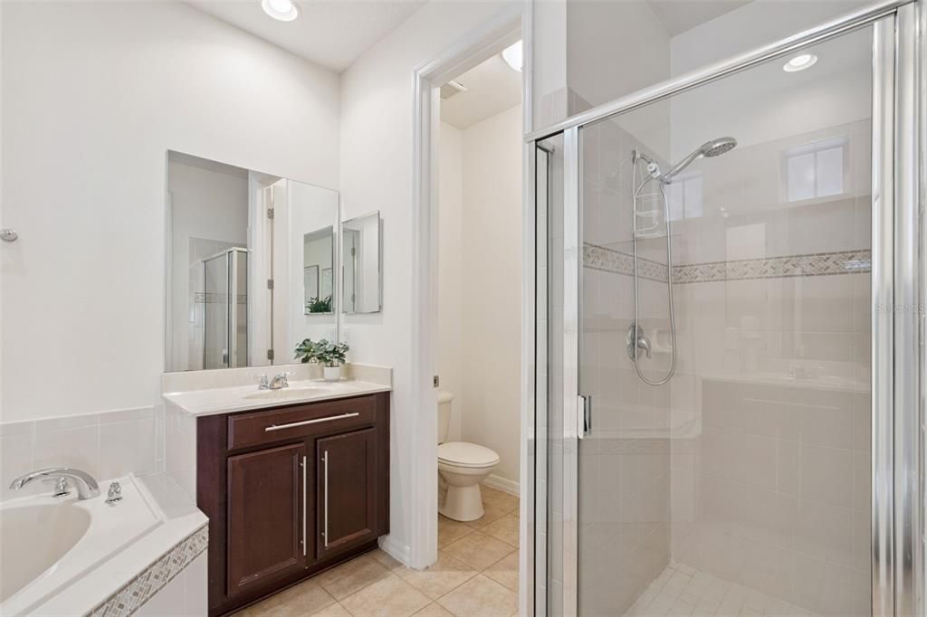 Active With Contract: $355,000 (3 beds, 2 baths, 1953 Square Feet)