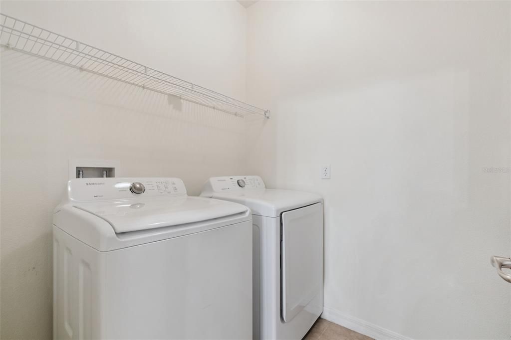 Active With Contract: $355,000 (3 beds, 2 baths, 1953 Square Feet)