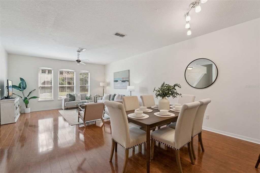 Active With Contract: $355,000 (3 beds, 2 baths, 1953 Square Feet)