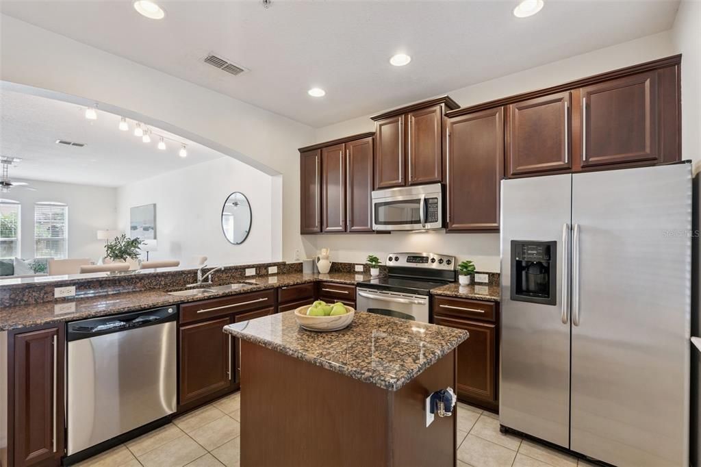 Active With Contract: $355,000 (3 beds, 2 baths, 1953 Square Feet)