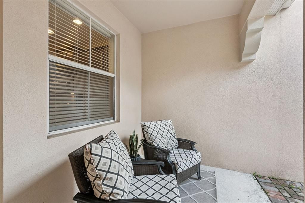 Active With Contract: $355,000 (3 beds, 2 baths, 1953 Square Feet)