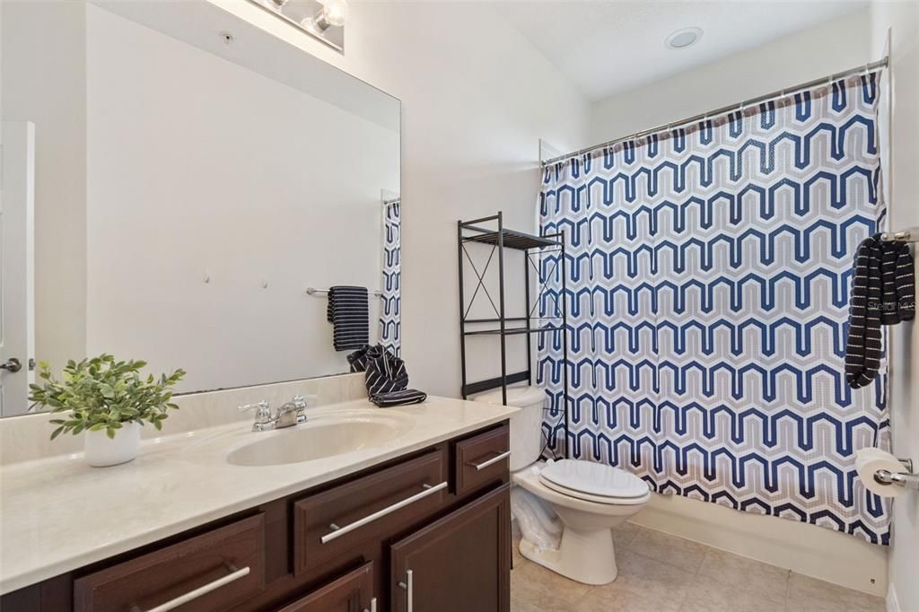 Active With Contract: $355,000 (3 beds, 2 baths, 1953 Square Feet)