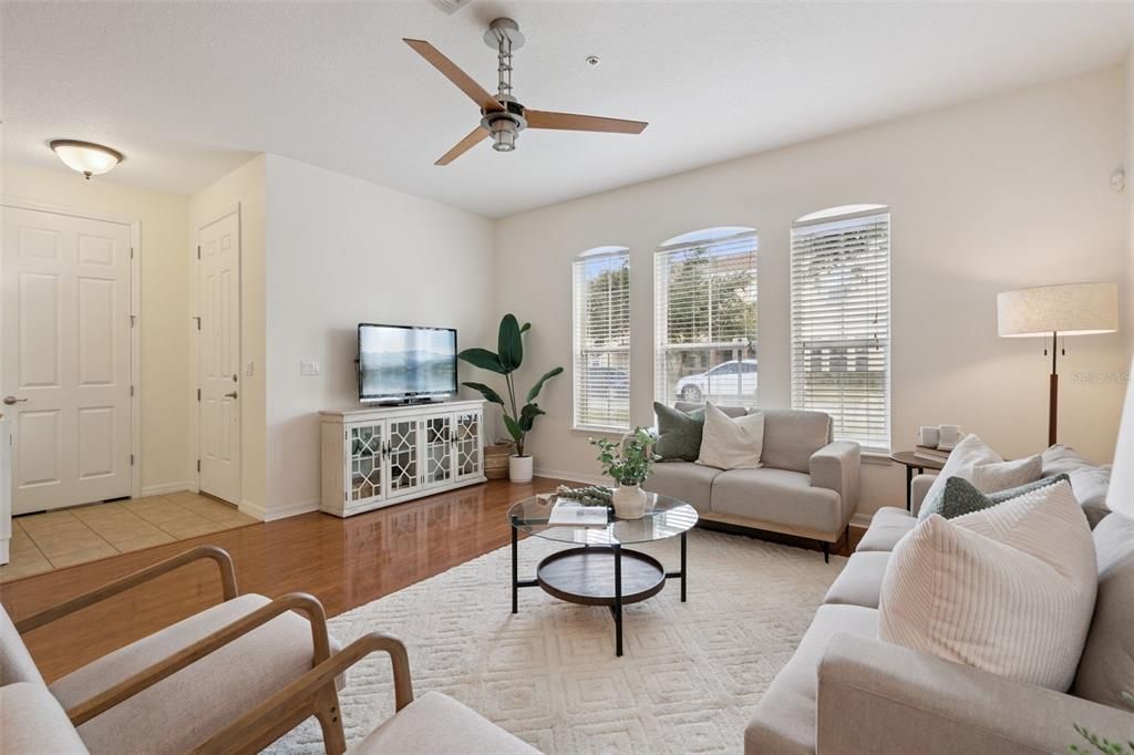 Active With Contract: $355,000 (3 beds, 2 baths, 1953 Square Feet)