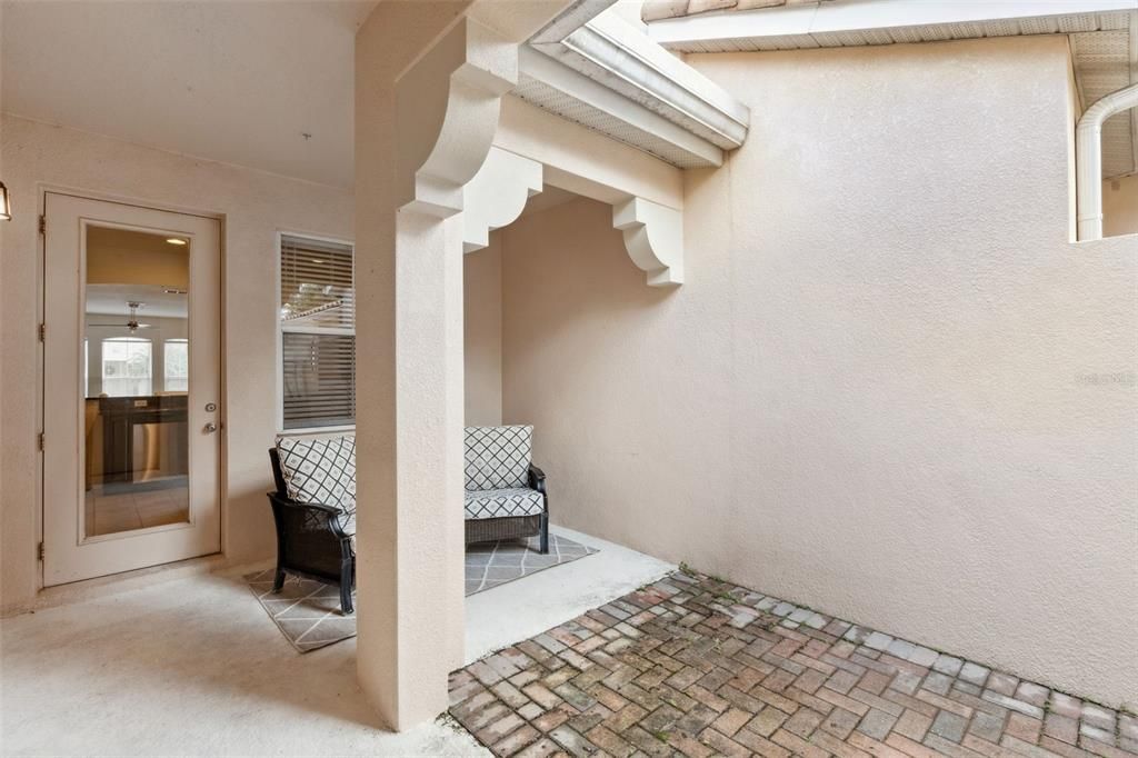 Active With Contract: $355,000 (3 beds, 2 baths, 1953 Square Feet)