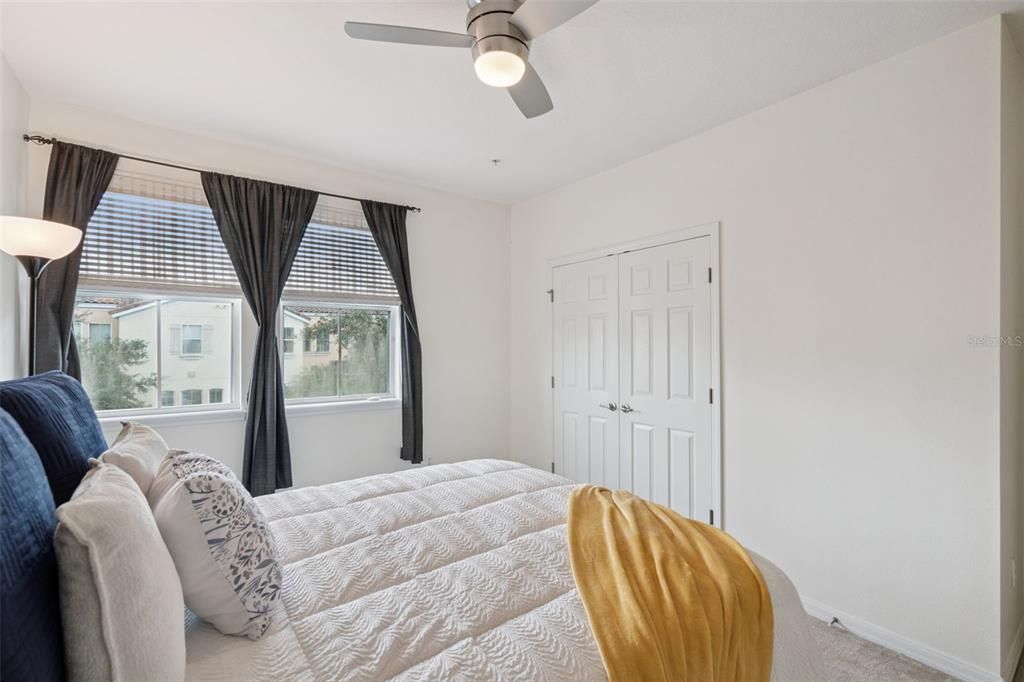 Active With Contract: $355,000 (3 beds, 2 baths, 1953 Square Feet)