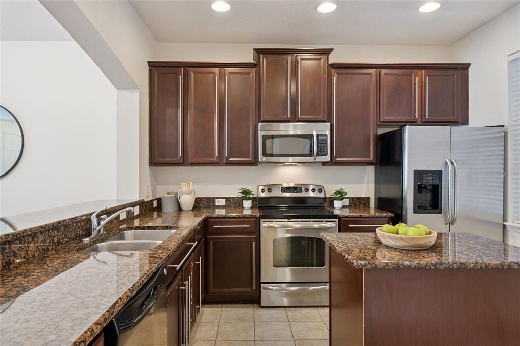 Active With Contract: $355,000 (3 beds, 2 baths, 1953 Square Feet)