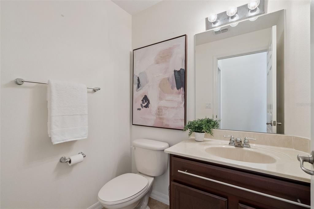 Active With Contract: $355,000 (3 beds, 2 baths, 1953 Square Feet)