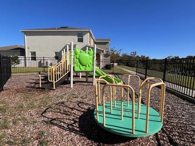 Active With Contract: $355,000 (3 beds, 2 baths, 1953 Square Feet)