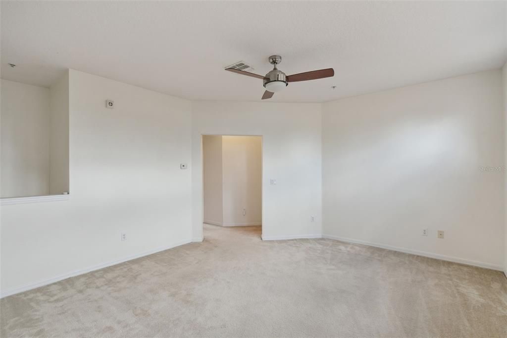 Active With Contract: $355,000 (3 beds, 2 baths, 1953 Square Feet)