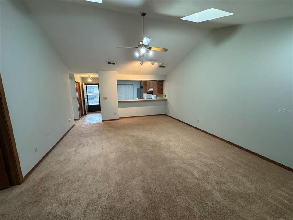 待售: $189,000 (2 贝兹, 2 浴室, 1192 平方英尺)