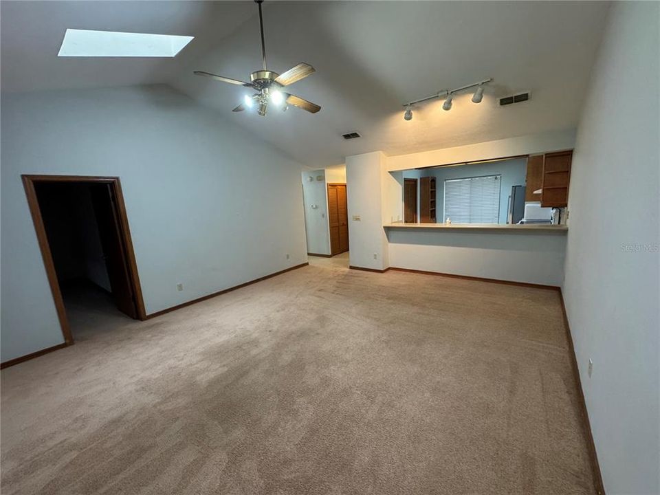 待售: $189,000 (2 贝兹, 2 浴室, 1192 平方英尺)