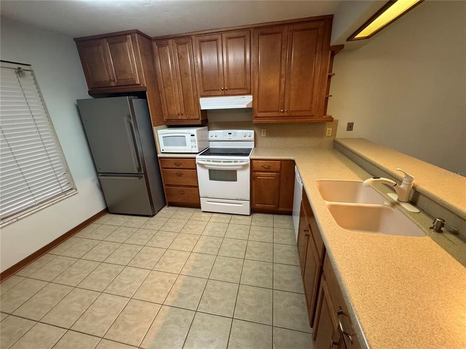 待售: $189,000 (2 贝兹, 2 浴室, 1192 平方英尺)