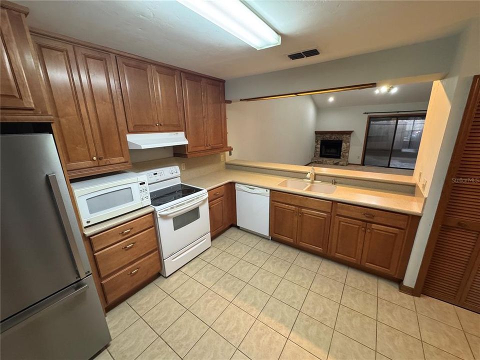 待售: $189,000 (2 贝兹, 2 浴室, 1192 平方英尺)