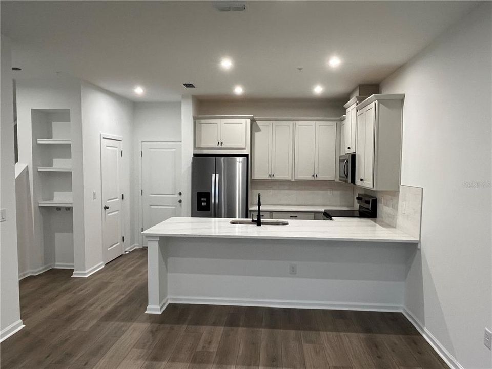 Active With Contract: $440,990 (3 beds, 2 baths, 1678 Square Feet)