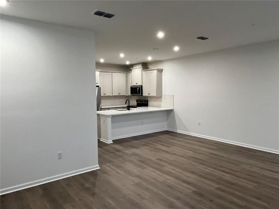 Active With Contract: $440,990 (3 beds, 2 baths, 1678 Square Feet)