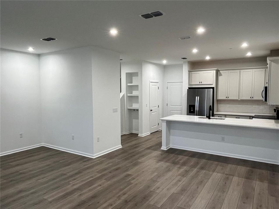 Active With Contract: $440,990 (3 beds, 2 baths, 1678 Square Feet)