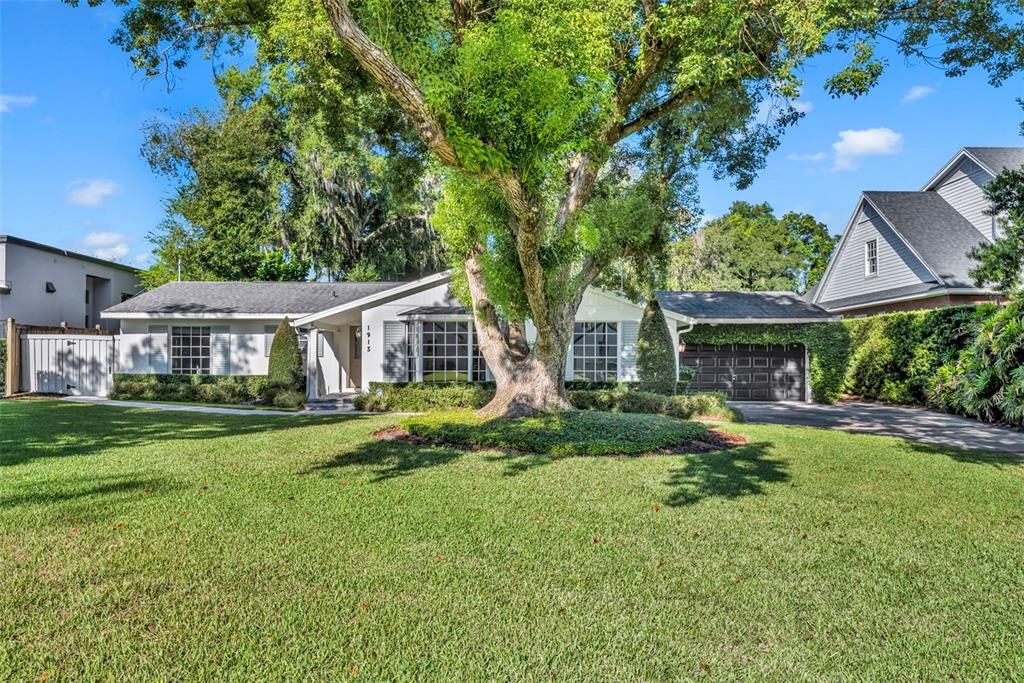 Recently Sold: $1,650,000 (4 beds, 3 baths, 2489 Square Feet)