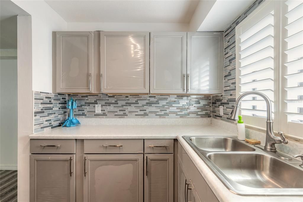 На продажу: $247,000 (2 спален, 1 ванн, 1060 Квадратных фут)