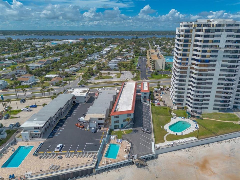 На продажу: $247,000 (2 спален, 1 ванн, 1060 Квадратных фут)