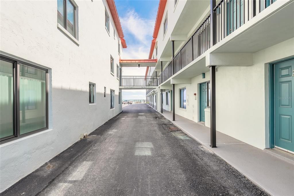 На продажу: $247,000 (2 спален, 1 ванн, 1060 Квадратных фут)